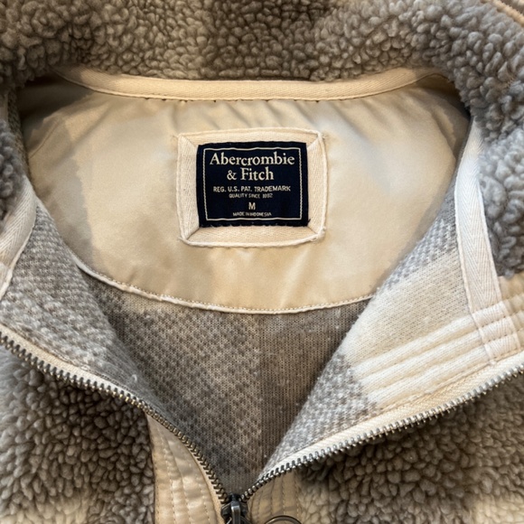 Abercrombie & Fitch Women’s half zip Sherpa - Picture 3 of 4